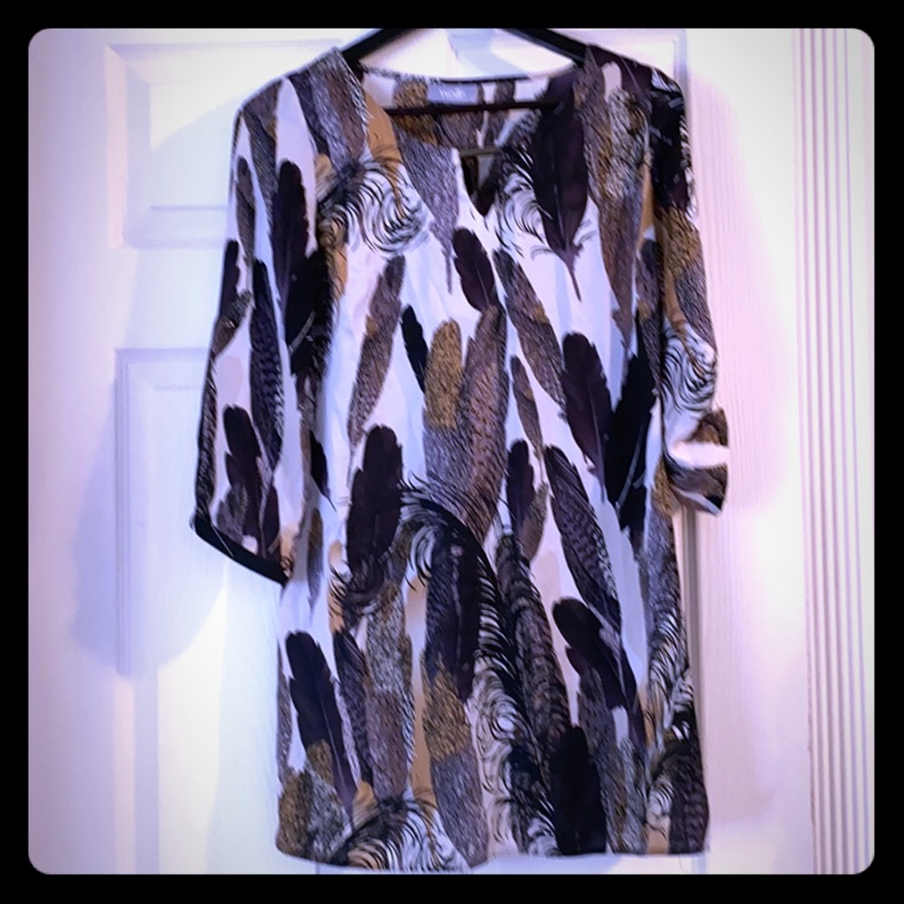 Beautiful dress with feather print